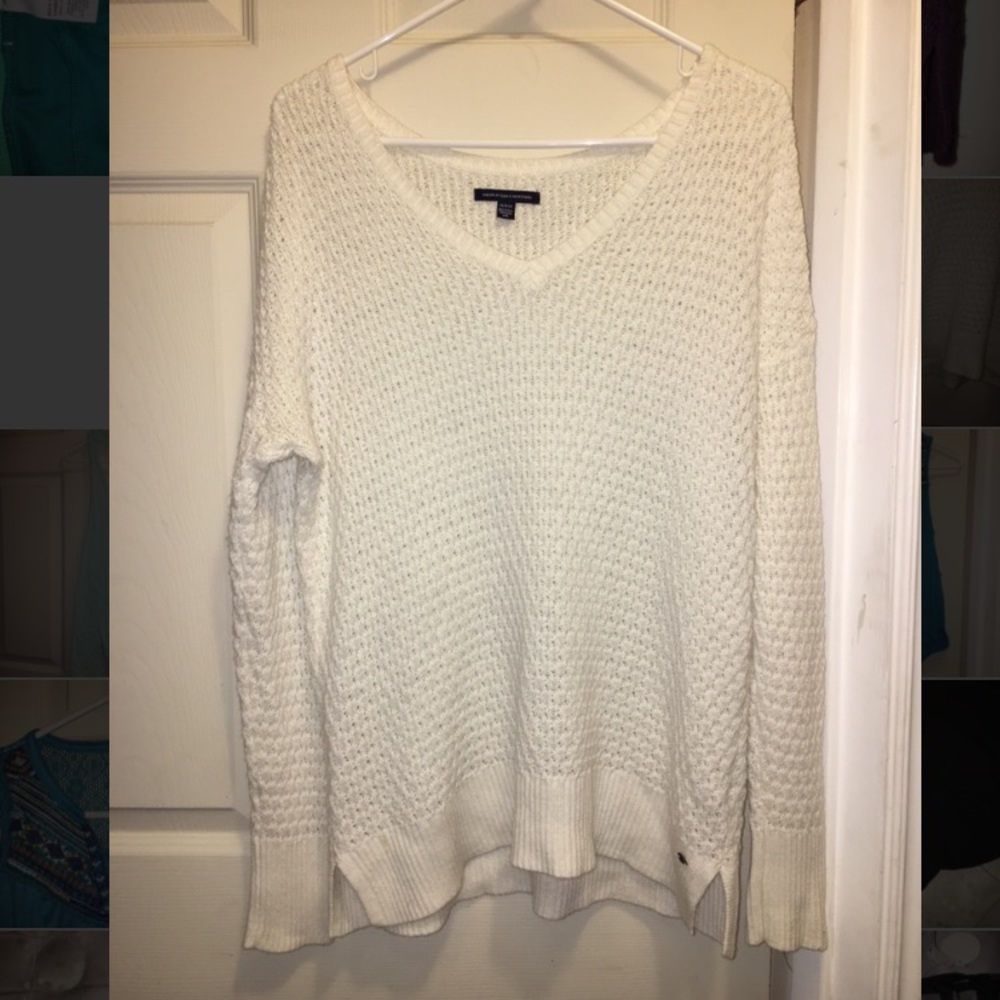 American Eagle Sweater